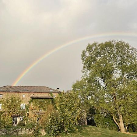 הוילה Saint-Dier-dʼAuvergne L'Ancien Relais De Poste*** מראה חיצוני תמונה