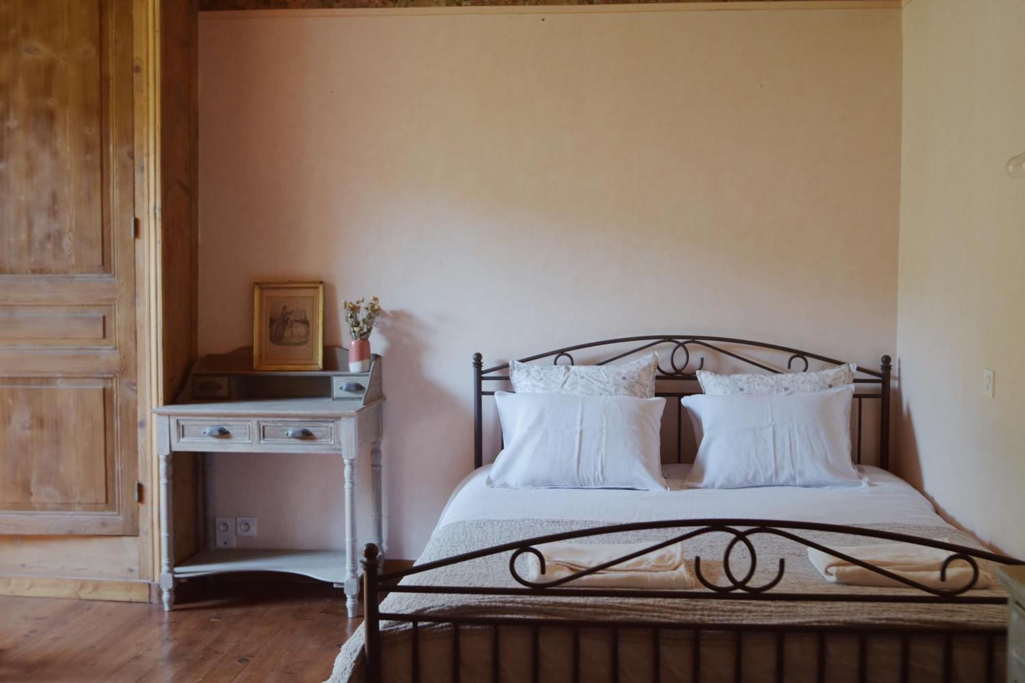 הוילה Saint-Dier-dʼAuvergne L'Ancien Relais De Poste*** מראה חיצוני תמונה